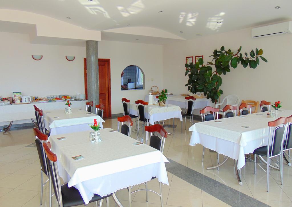 Pansion Kardum Bed & Breakfast Bibinje Exterior photo